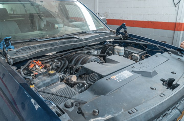 Mobile mechanic arriving at a Denver service call